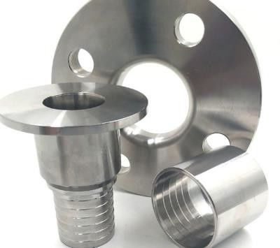 Swivel flange with toothed hose shank for connecting with another hose closely